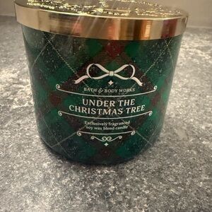 Bath & Bodywork’s candle “Under the Christmas Tree” 14.5 oz